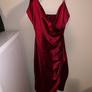 cute red windsor dress 🔥